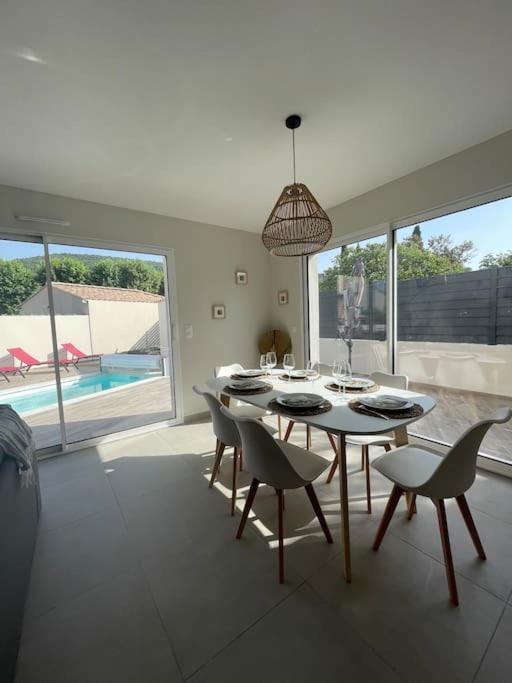 Villa Magnifique Avec Piscine Extérieure Alleins